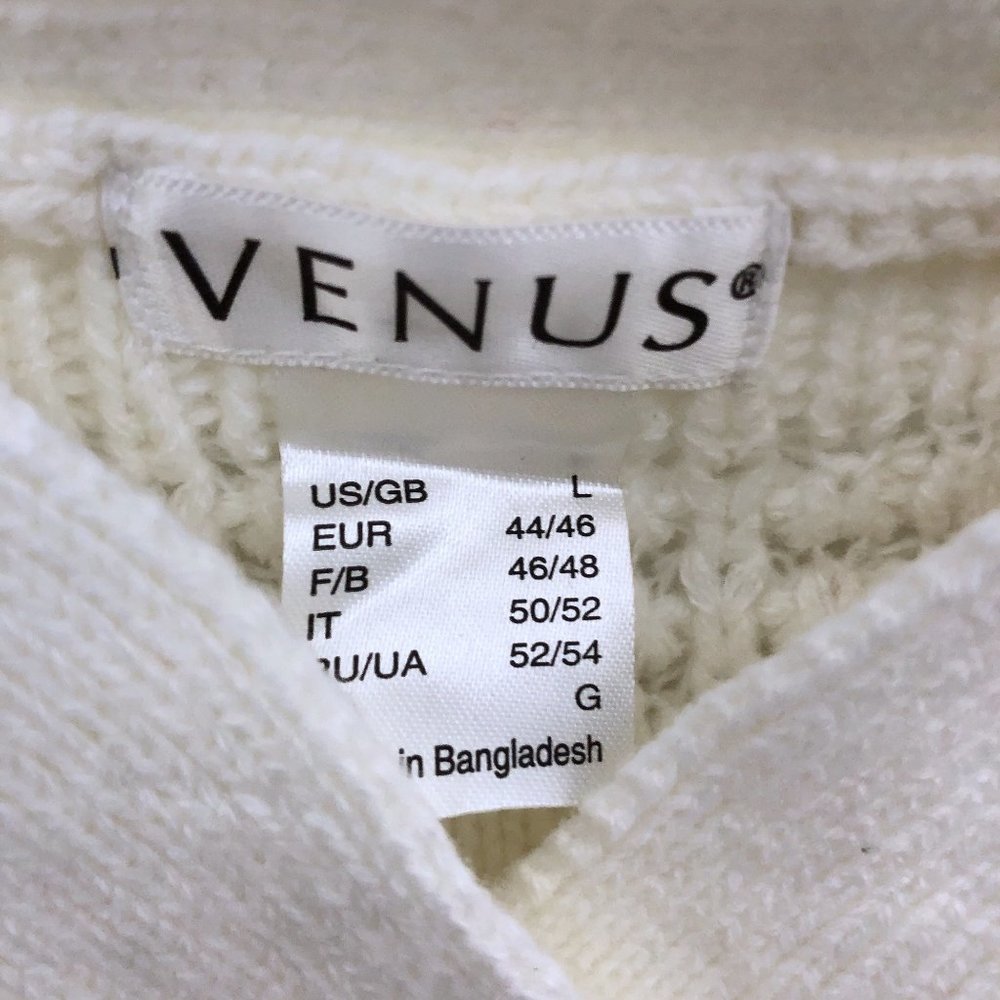 New Venus Solid White Cold Shoulder Button Long S… - image 3